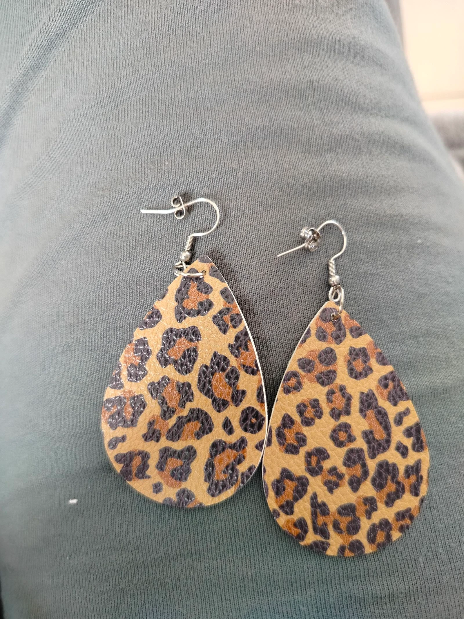 Boucles d’oreilles léopard acier inoxydable style bohème